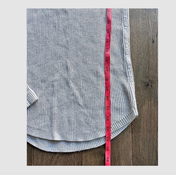 Lululemon Cabin Yogi Knit Sweater Women’s Size 4 Gray Athleisure Activewear - Picture 7 of 7